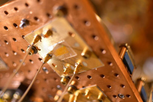 Превью Учёные создали акустический компьютерный чип, передающий данные через звуковые волны