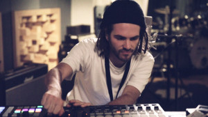 Превью Мастер-класс FKJ о «живой» записи и использовании лупов в Ableton Live